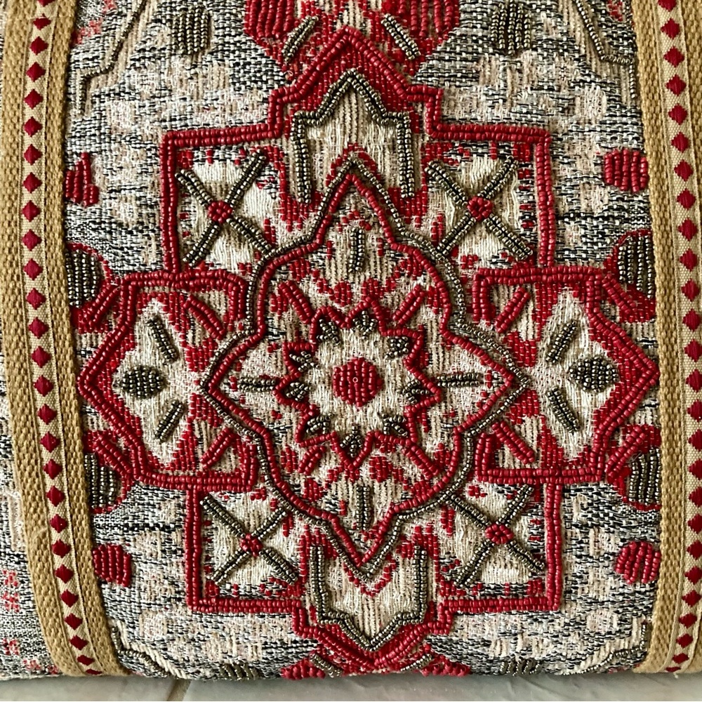 NWOT America and Beyond” tapestry tote bag and matching accessory bag - Picture 10 of 15